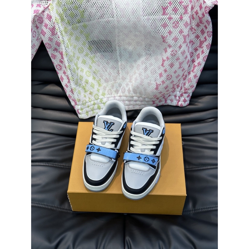 l**is V*t*n sneakers